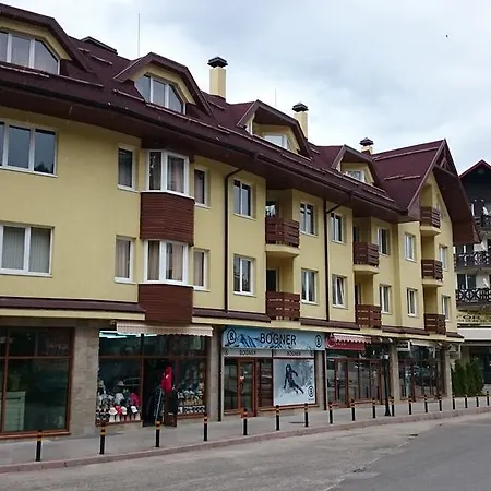 Апартаменты Tes Royal Plaza